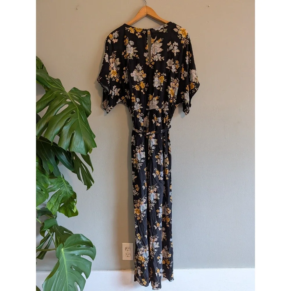 American Eagle Kimono Jumper Black Floral Viscose Sz Med Hook-Eye Front Wide Leg